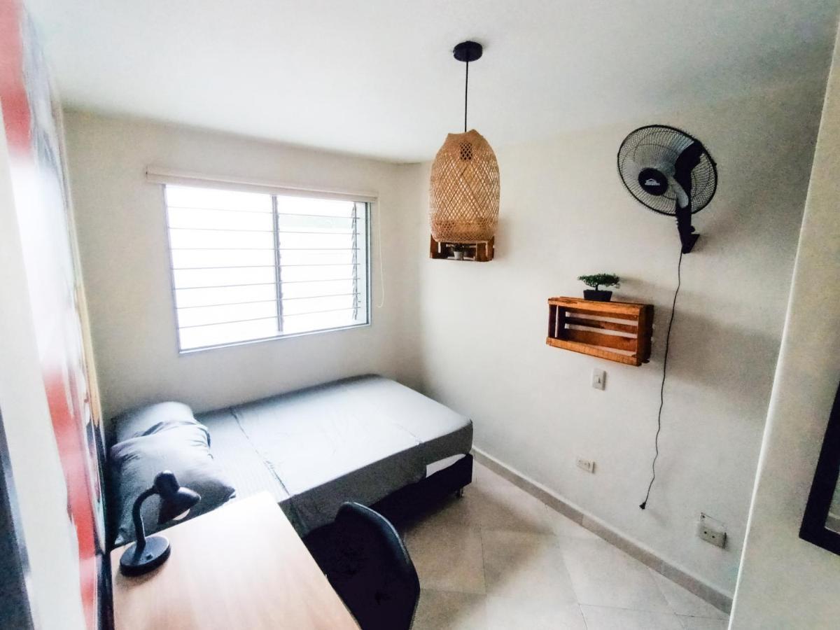 Casa Clandestina Guest House Medellin Luaran gambar